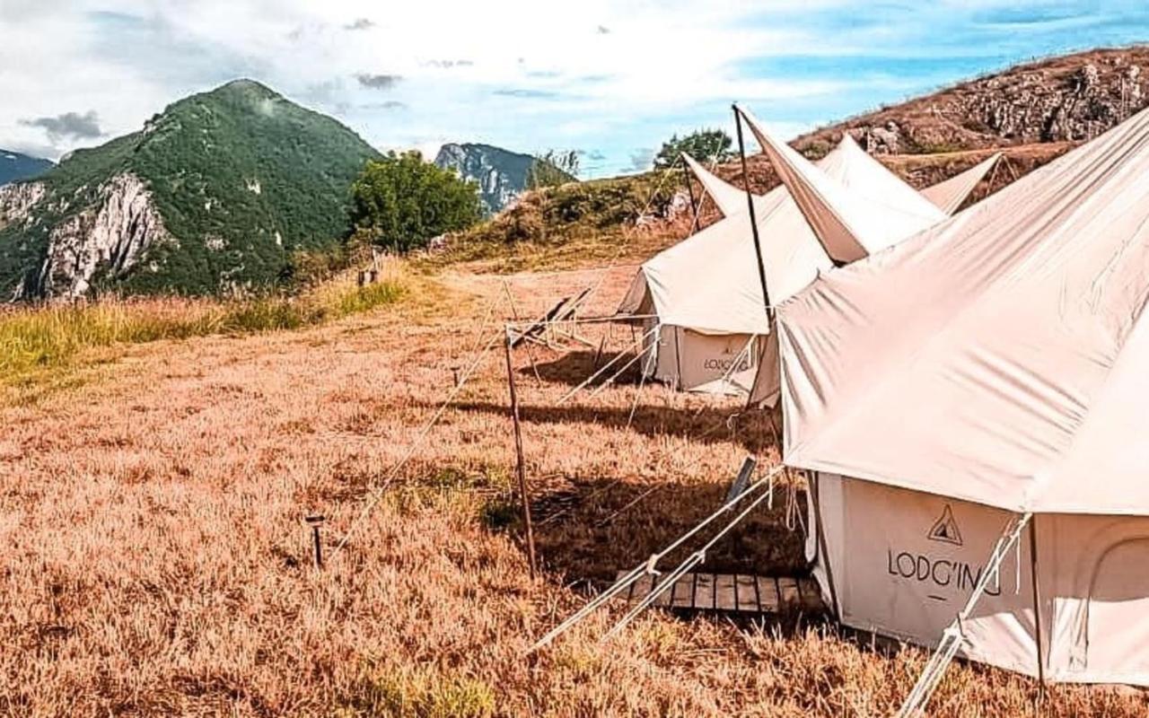 Lodg'Ing Secret Camp Ariege Hotel Lordat Bagian luar foto