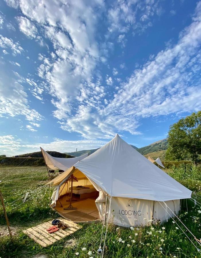 Lodg'Ing Secret Camp Ariege Hotel Lordat Bagian luar foto